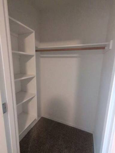 Main picture of 927 W Ellendale Ave