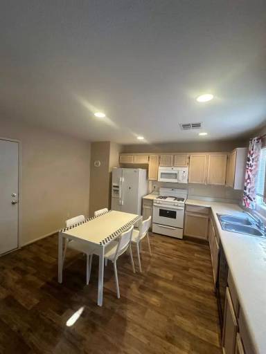 Main picture of 2286 Diamond Pointe St