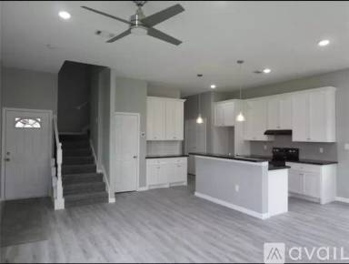 Main picture of 206 S 6th St