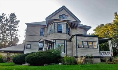 Main picture of 2005 W 2nd Ave