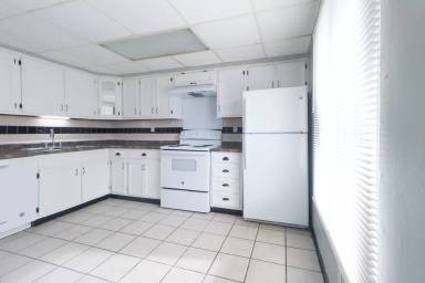 Main picture of 373 E 59th Pl