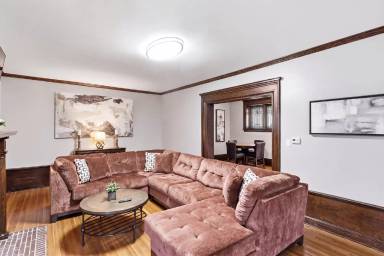 Main picture of 2238 Main St