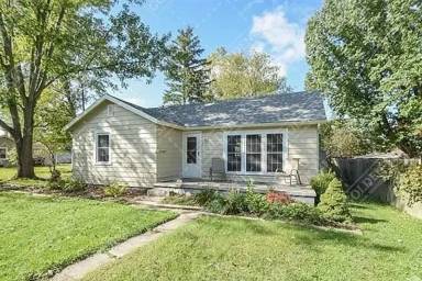 Main picture of 2605 N Maplewood Ave