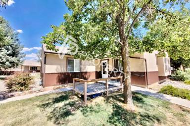 Main picture of 500 N Parachute Ave
