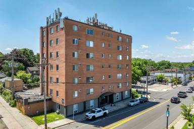 Main picture of 2915 W 50th St