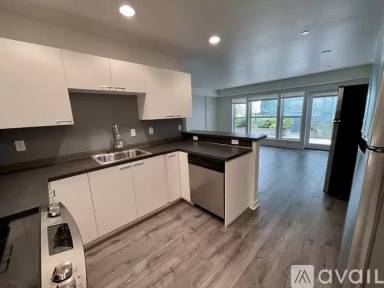 Main picture of 420 Queen Anne Ave N