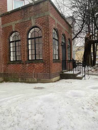 Main picture of 1140 W Walnut St