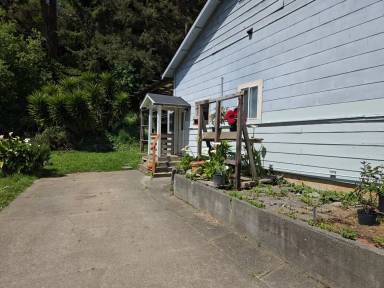 Main picture of 415 Grotzman Ln
