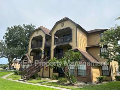 Main picture of 380 Lakepointe Dr