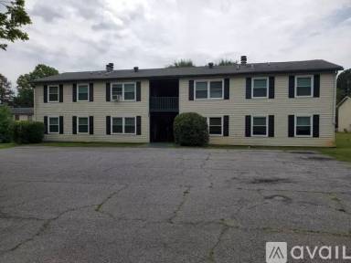 Main picture of 144 Sandburg St