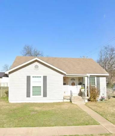 Main picture of 1012 Sycamore St