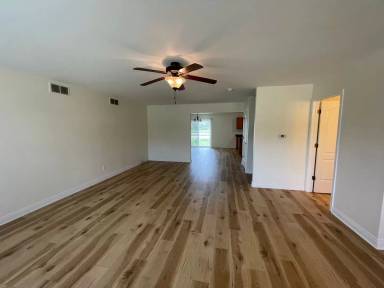 Main picture of 250 Meadow Ln