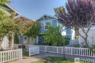 Main picture of 867 Twin Oaks Ln