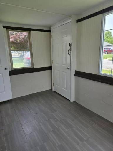Main picture of 464 Robinson Dr
