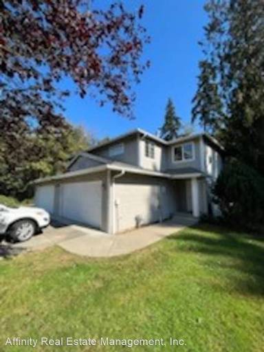 Main picture of 12617 Woodland Ave E