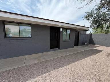 Main picture of 1027 E Dunlap Ave