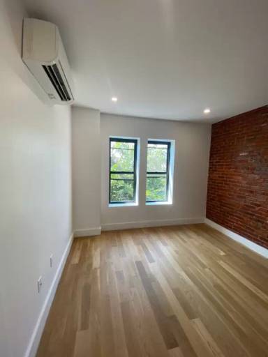Main picture of 356 7th Ave