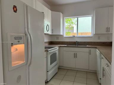 Main picture of 3334 NE 3rd Dr