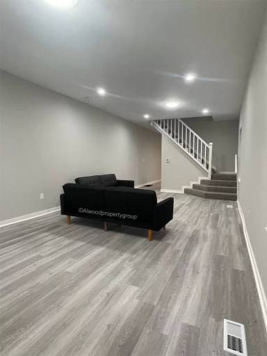 Main picture of 1021 S State Ave