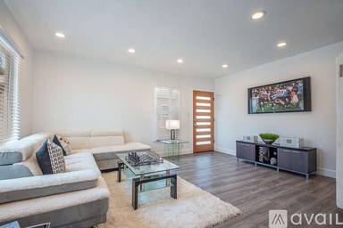 Main picture of 618 E Fairview Blvd
