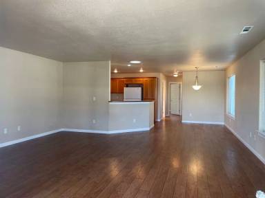 Main picture of 303 S Haskell St