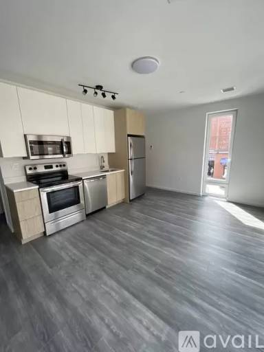 Main picture of 160 Middlesex St