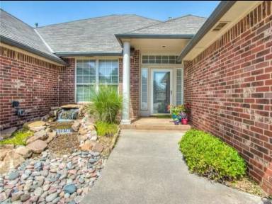 Main picture of 16509 Farmington Way