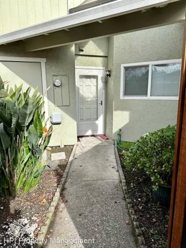 Main picture of 756 Racquet Club Cir