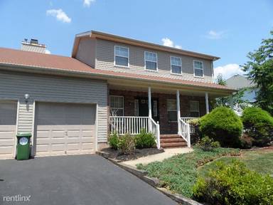 Main picture of 9 Lewis St