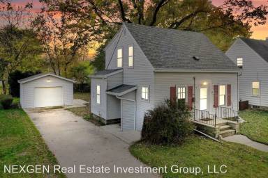 Main picture of 627 E Maple St