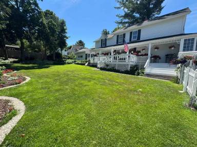 Main picture of 105 W Houghton Ave