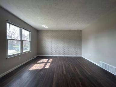 Main picture of 5586 Chatford Dr