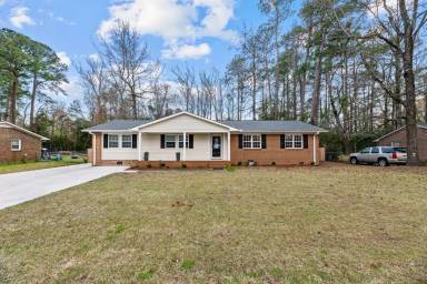 Main picture of 2211 Steeple Chase Dr