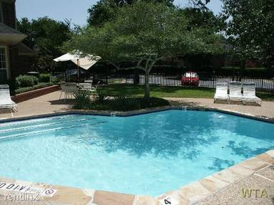 Main picture of Villas at Shadow Oaks Apartments
