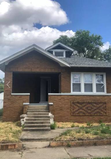 Main picture of 926 W 13th Ave