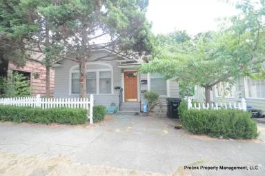 Main picture of 5026 9th Ave NE