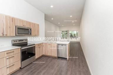 Main picture of 610 S Crescent Ln