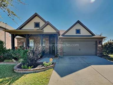 Main picture of 12600 Saratoga Springs Cir