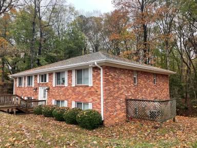 Main picture of 145 Albemarle Dr