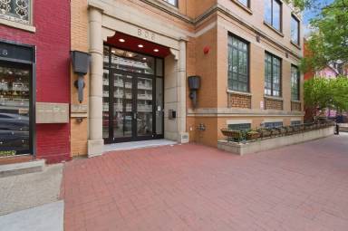 Main picture of 809 6th St NW