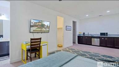 Main picture of 303 W Wyatt Dr
