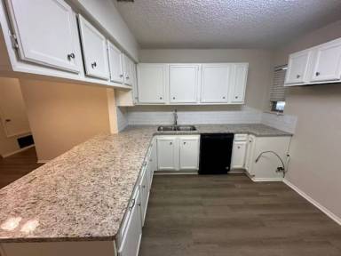 Main picture of 809 Georgia Ln