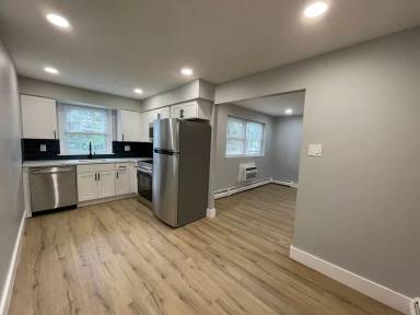 Main picture of 730 Main St