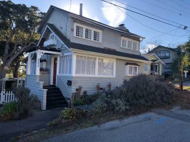 Main picture of 223 Walnut St