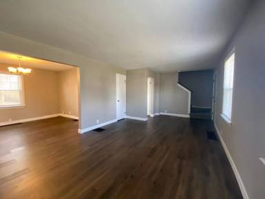 Main picture of 2133 Broadway St