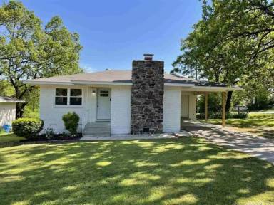 Main picture of 1012 W 50th St