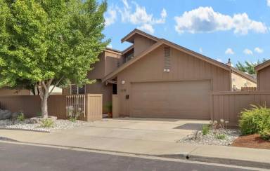 Main picture of 1828 Oak Leaf Dr