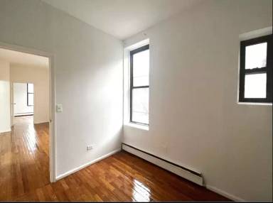 Main picture of 370 W 52nd St