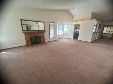 Main picture of 3094 Bangor Ave