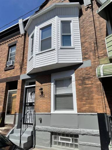 Main picture of 1532 N Newkirk St